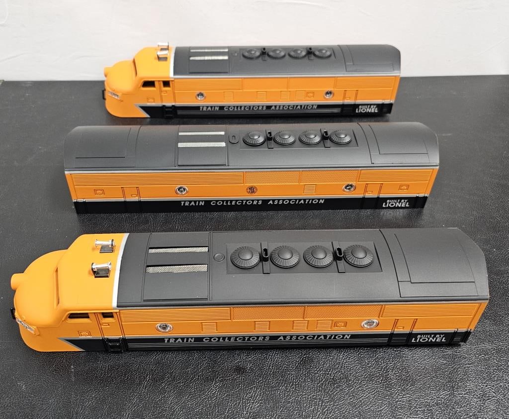 Lionel TCA F3 Diesel Engine Set Error Shells (NIB) (1 of 5)