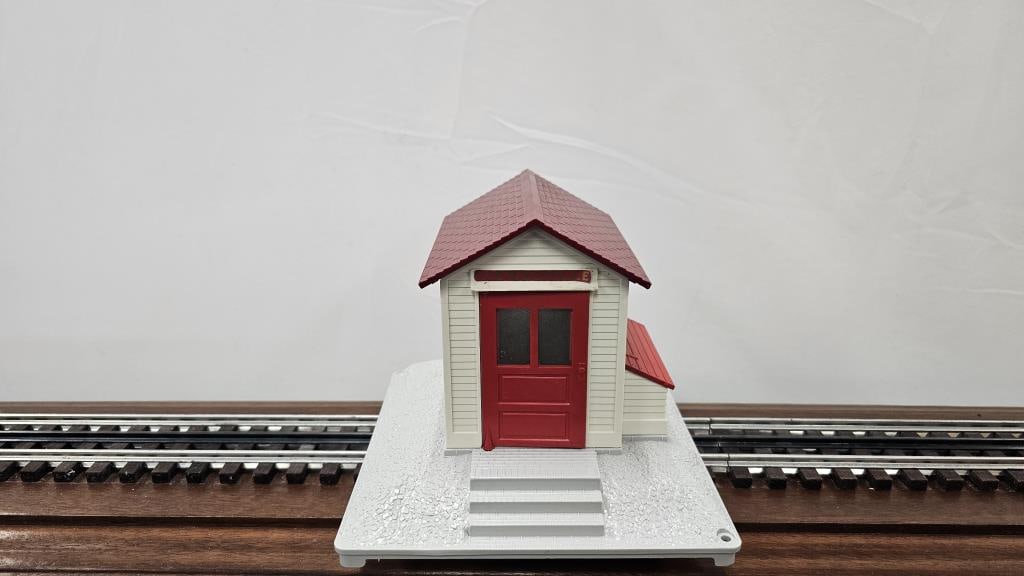 LIONEL POST WAR 125 WHISTLING STATION W/ORIG BOX (1 of 7)