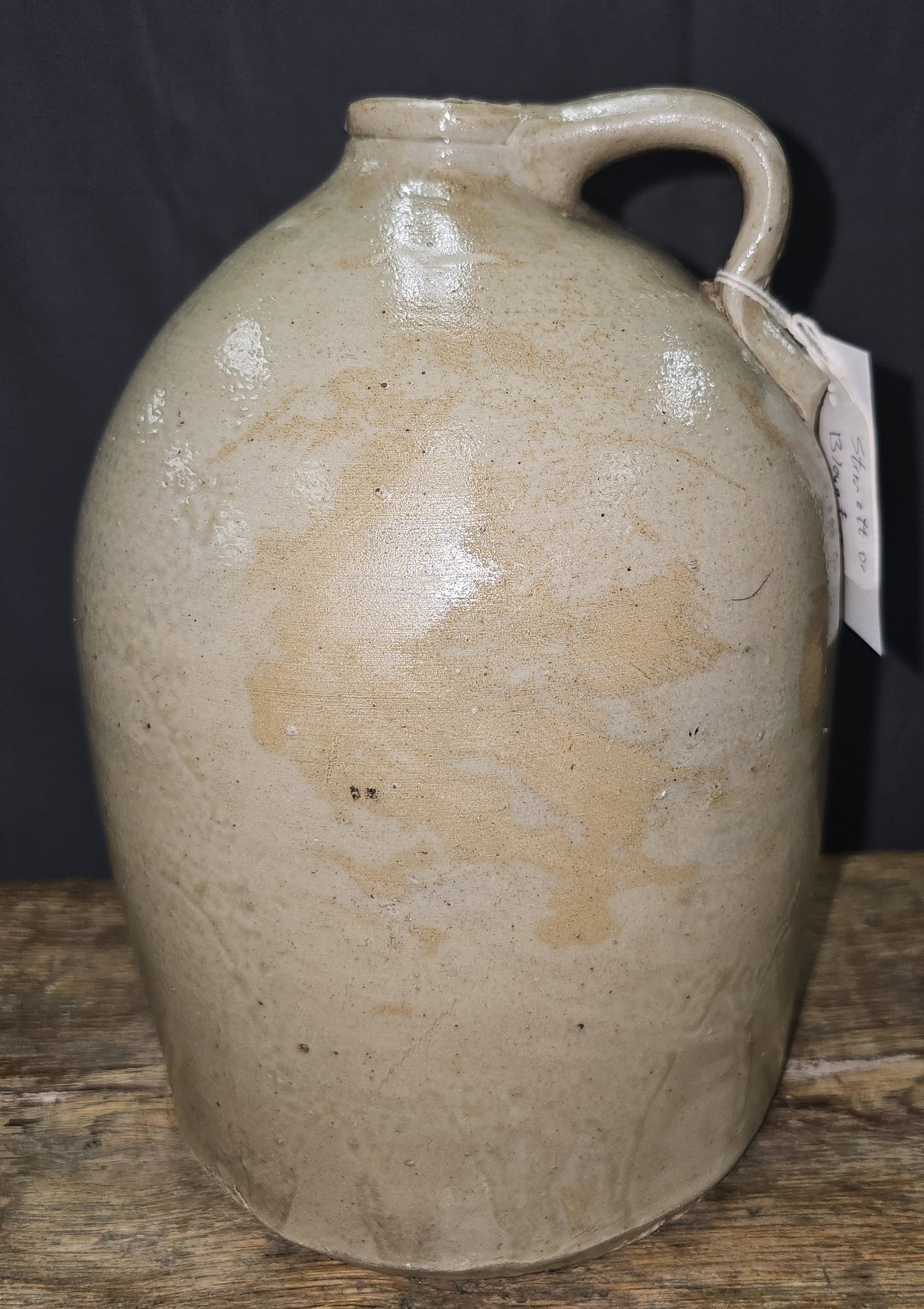 1 Gallon Blount or Sterrett County Alabama Jug: One Gallon Blount or Sterrett County Alabama Jug. Has a great form and has a chip at base, see pictures. No other condition issues and no repairs. Standing: 10" Tall