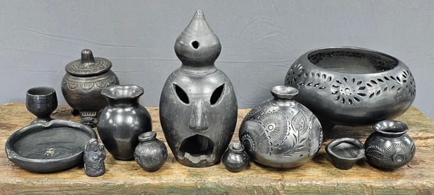 Oxhaca Pottery Lot of Twelve