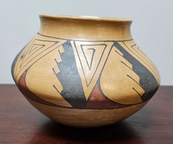 Fine Signed Kathleen Herus Navajo Decorated Pot