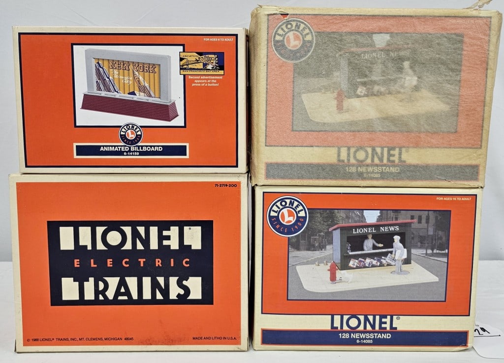 Lionel Train Accessories Lot of Four (1 of 1)