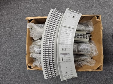 Lionel O-36 Full Curve Fastrack 30 Pieces