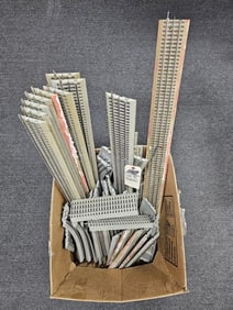 Lionel Fasttrack Lot of 35 Pieces