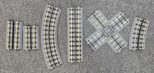 66 Pieces of MTH O-31 Fast Track Lot