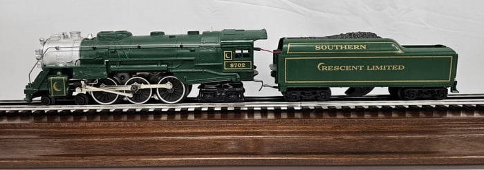 Lionel Southern Cresent 8702 Steam Loco & Tender
