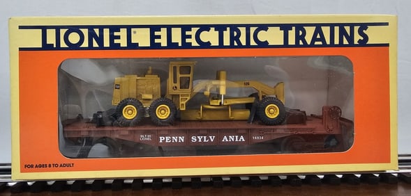 Lionel Pennsylvania Flat Car w/ Ertl Road Grader