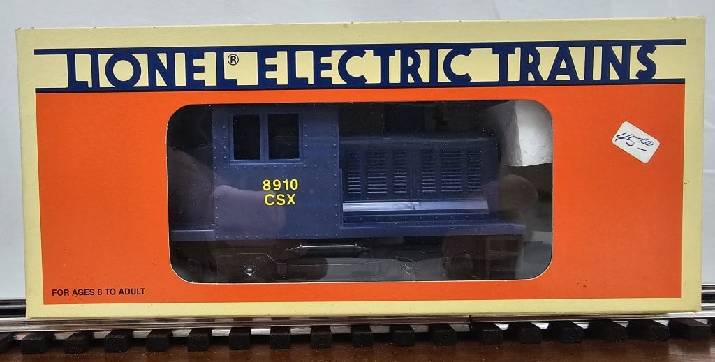 Lionel CSX Industrial Switcher Engine (NIB) (1 of 2)