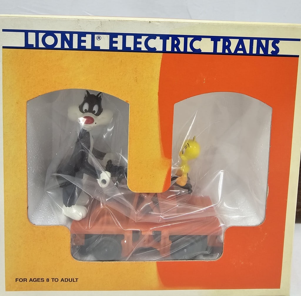 Lionel Sylvester & Tweety Handcar (NIB) C-10: Modern Era Lionel 6-18421 Sylvester & Tweety Handcar (New In Box) C-10