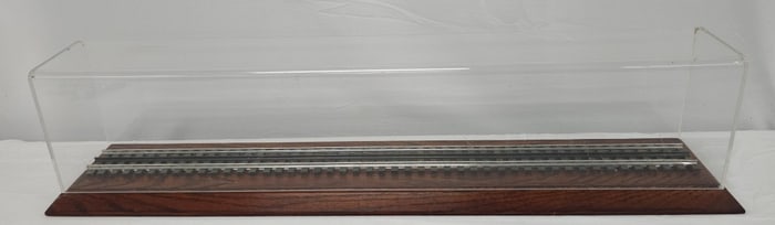 O-Gauge Tain Display Case