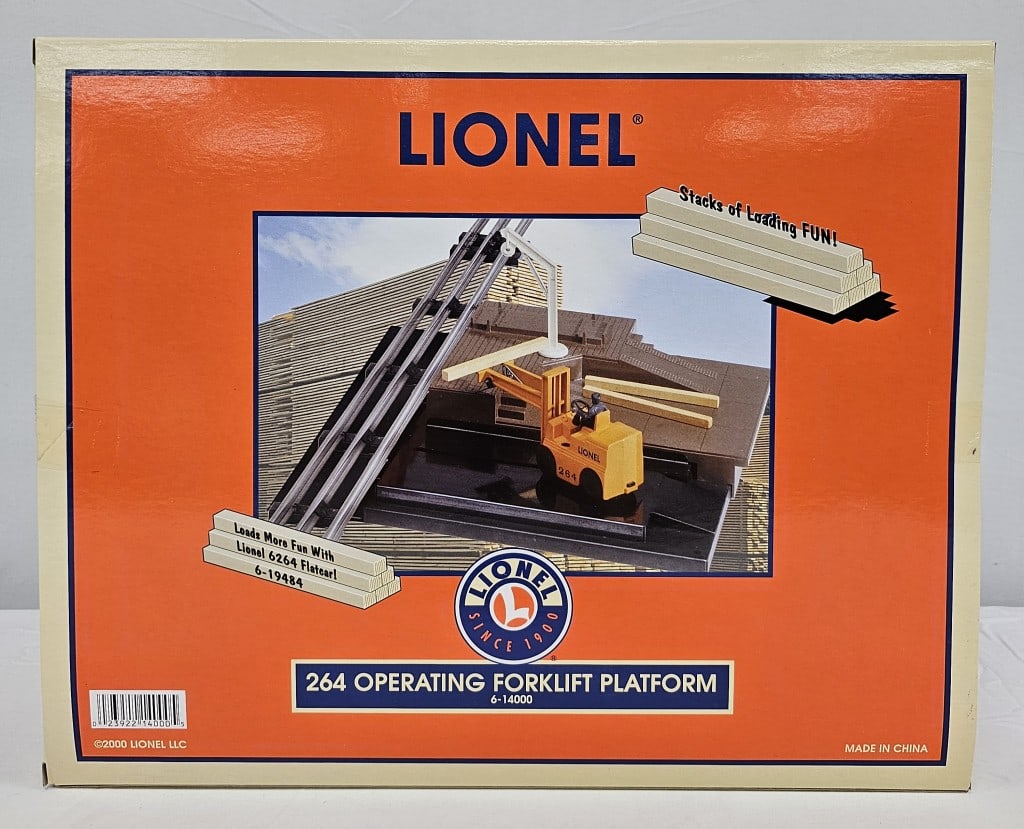 Lionel 264 Operating Forklift Platform (NIB) (1 of 5)