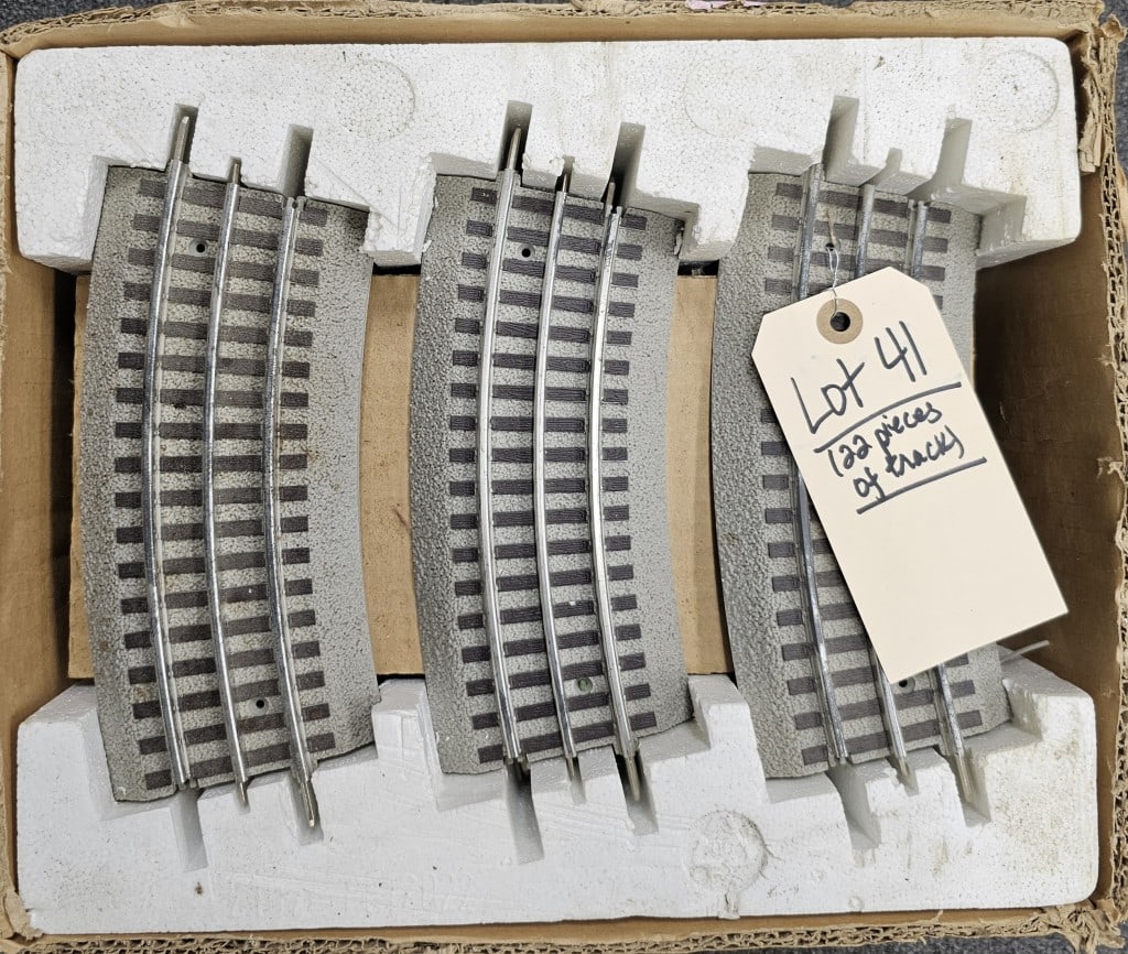 Lionel O-72 Half Curve FasTrak Lot of 22 Pieces (1 of 1)