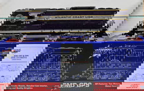USA Trains EMD GP7 Diesel Locomotive NIB: USA Trains EMD GP7 Diesel Locomotive NIB never run. Top piece of Styrofoam missing. C-9+