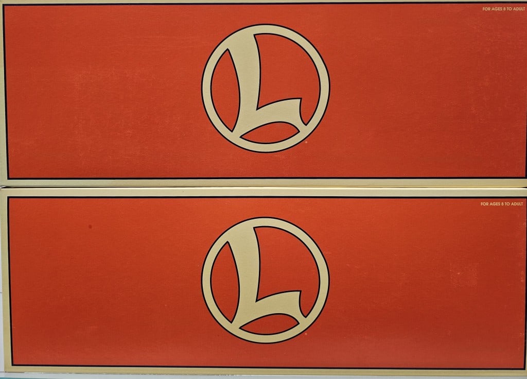 Lionel 2028 Pennsylvania GP-9 Diesel Locomotive (1 of 2)