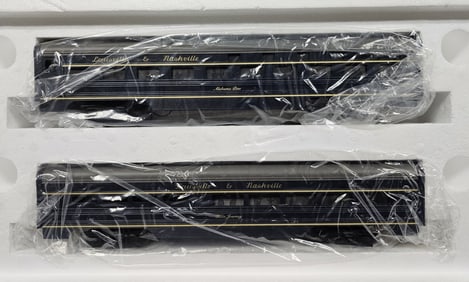 MTH L&N 60' Aluminum Sleeper/Diner Set