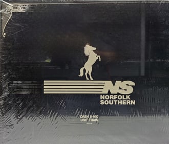 Lionel Norfolk Southern Dash 8 Unit Train Set C-10