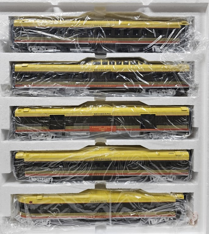 MTH Seaboard 5-Car 70' Scale Passenger Car Set (1 of 3)