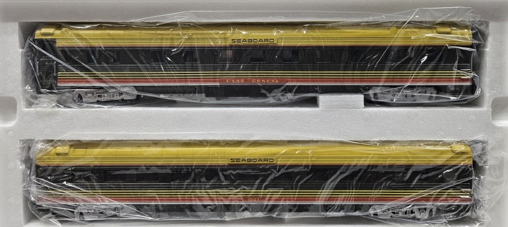 MTH Seaboard 70' Streamlined Sleeper/Diner 2-Car (1 of 3)