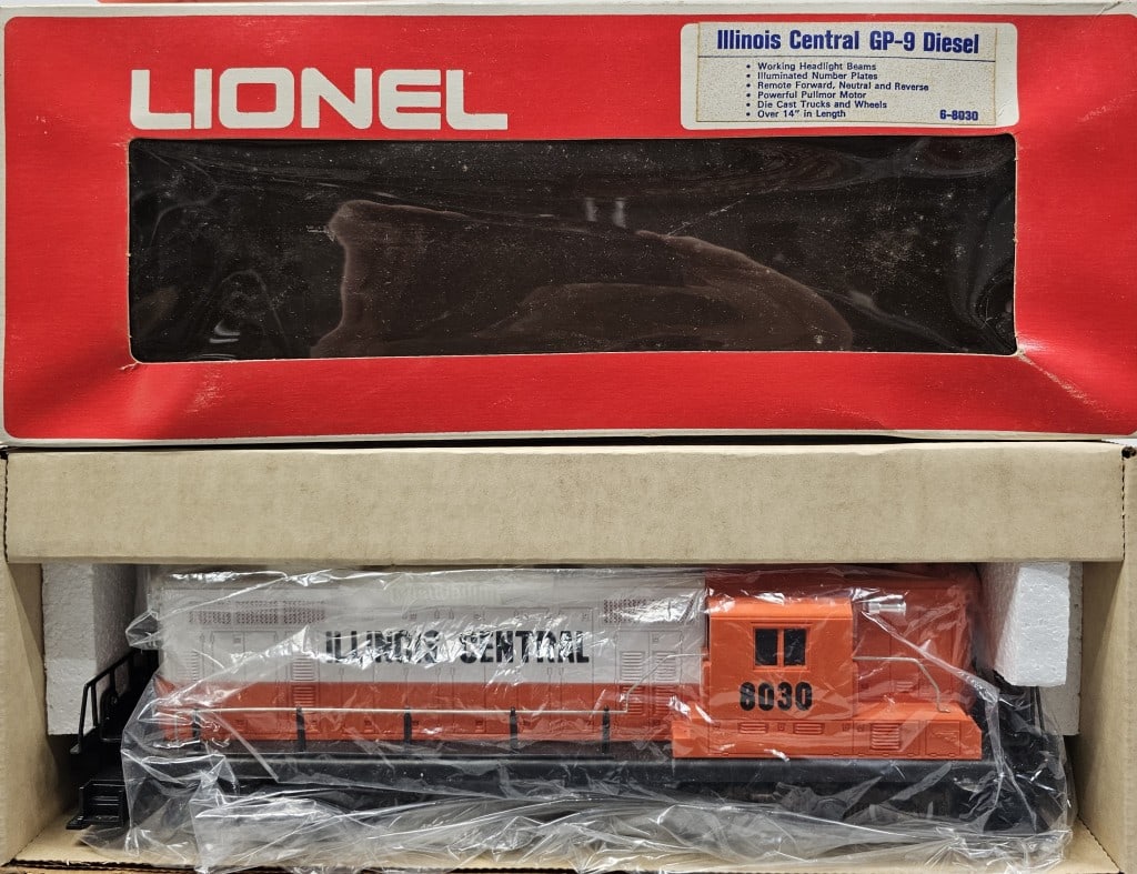 Lionel Illinois Central GP-9 Diesel Engine C-9+ (1 of 3)