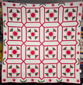 Fine 1900s Rose Cross or Applique Southern Quilt