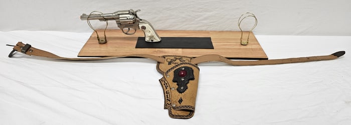 Hubley Top Gun (Western) Cap Gun W/Holster & Belt
