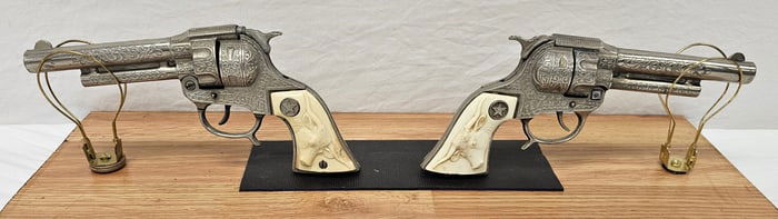 Hubley Texas Jr Cap Gun WPush Button Opener