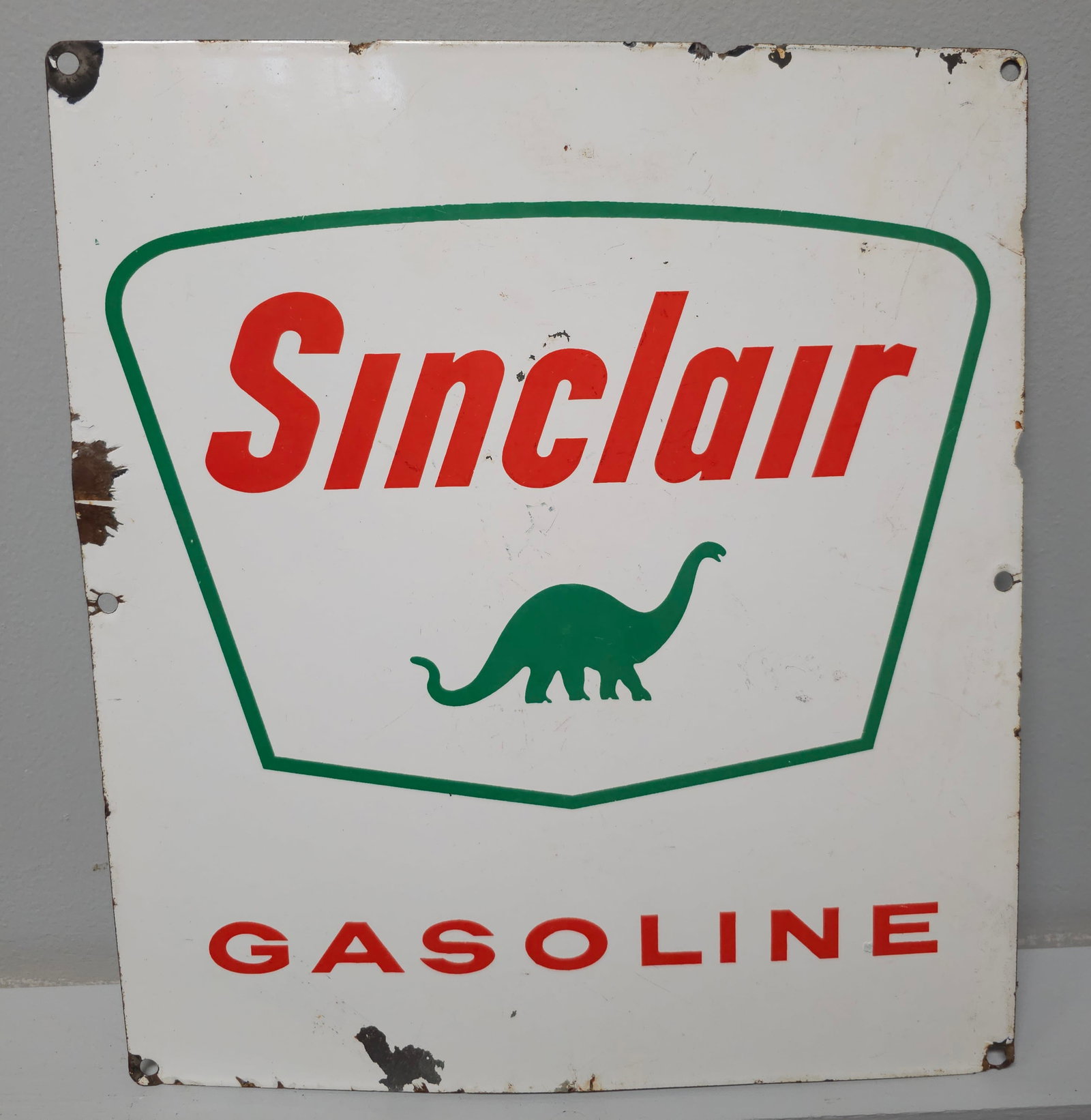 Sinclair Gasoline (SSP) Pump Plate: 100% Original Sinclair Gasoline (SSP) Pump Plate. Condition shows period correct chips and wear. Size: 13 1/2" T x 12" W