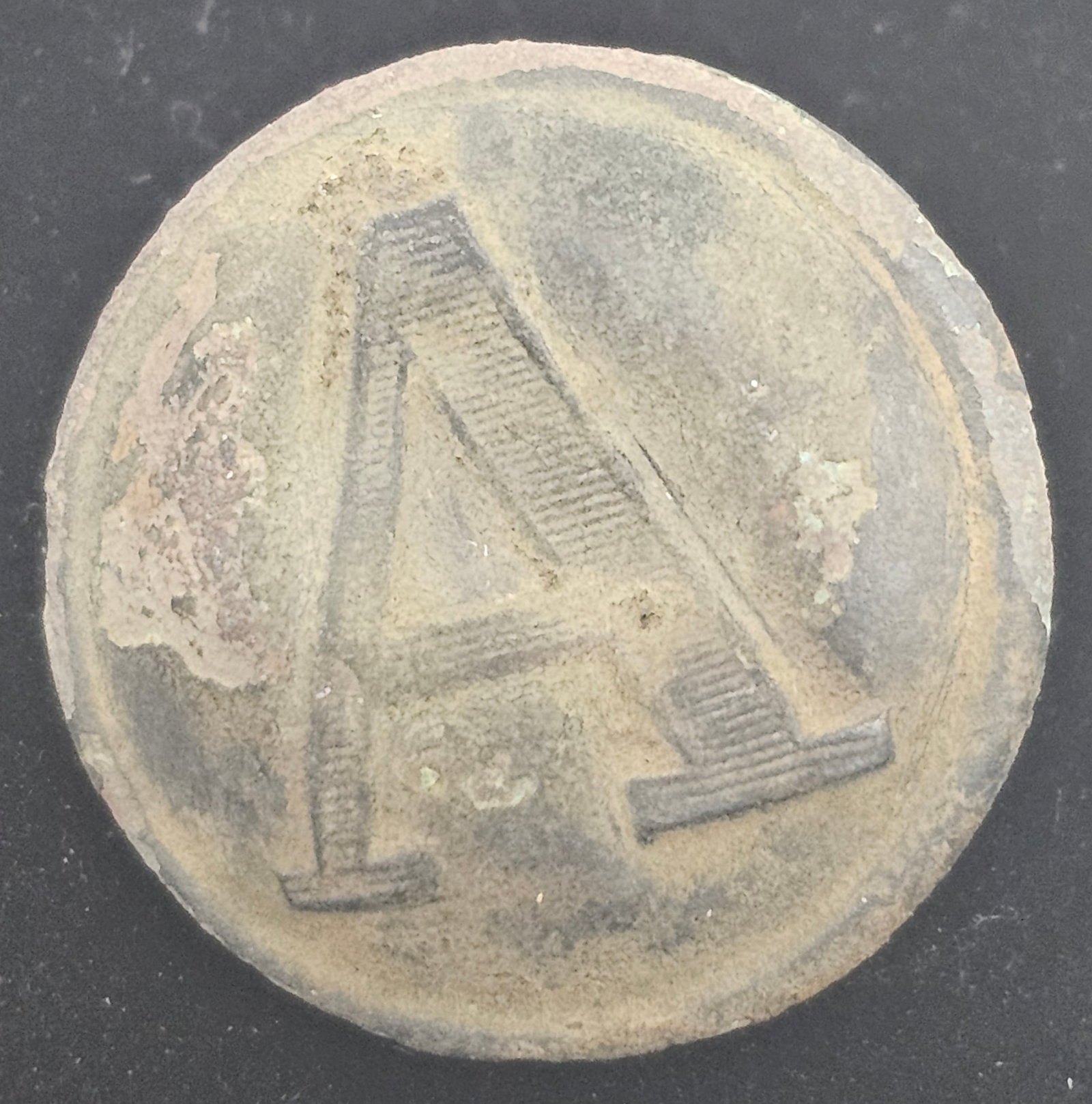 Authentic Civil War Courtney & Tennant Maker England, Confederate "Lined A" Button: Authentic Civil War Courtney & Tennant Maker England, Confederate "Lined A" Button in as seen state. Dug on private property in Charleston, SC.