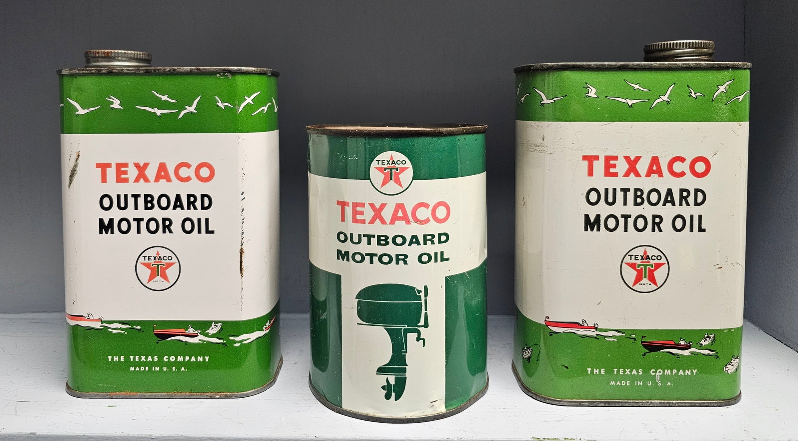 Rare 1940's Texaco Marine Outboard Motor Oil Can Lot of 3: Rare 1940's Texaco Marine Outboard Motor Oil Can Lot of 3, all three cans are in VG condition with two having a full can of oil. Rare to find these in this condition.