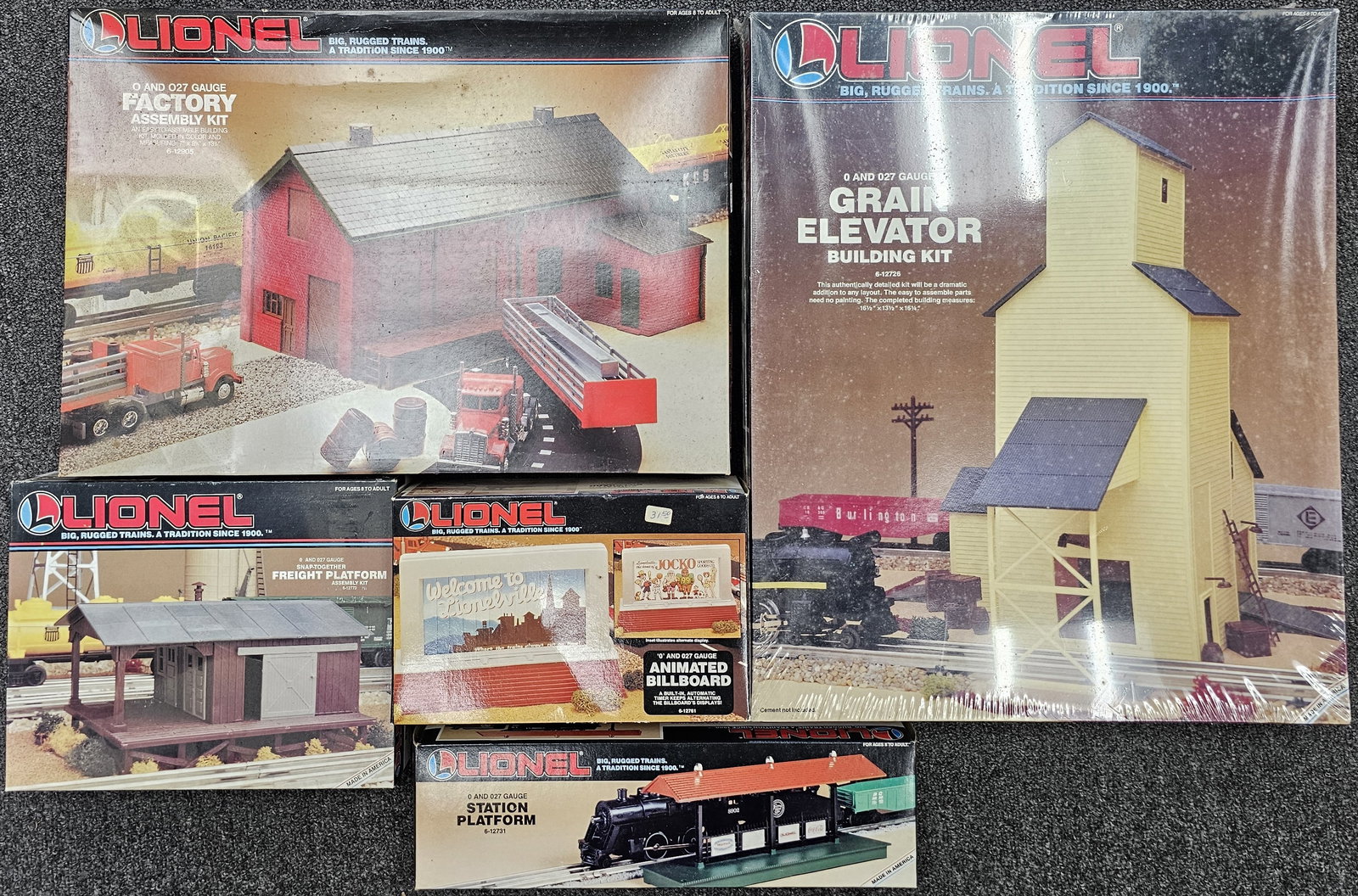 Lionel Train Accessories Layout Lot of 5 (1 of 3)