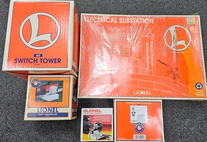 Lionel Accessories Layout Lot of 5
