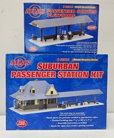 Atlas O Gauge Passenger Station Lot of 2