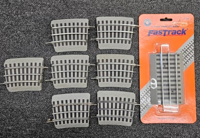 Lionel Fastrack Lot of 8 Pieces
