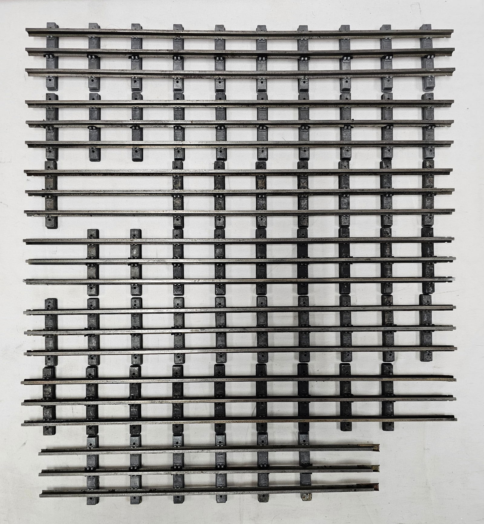 Lionel Pre War T-Rail Straight Track Lot of 7: Lionel Pre War T-Rail Straight Track Lot of 7 in VG condition.