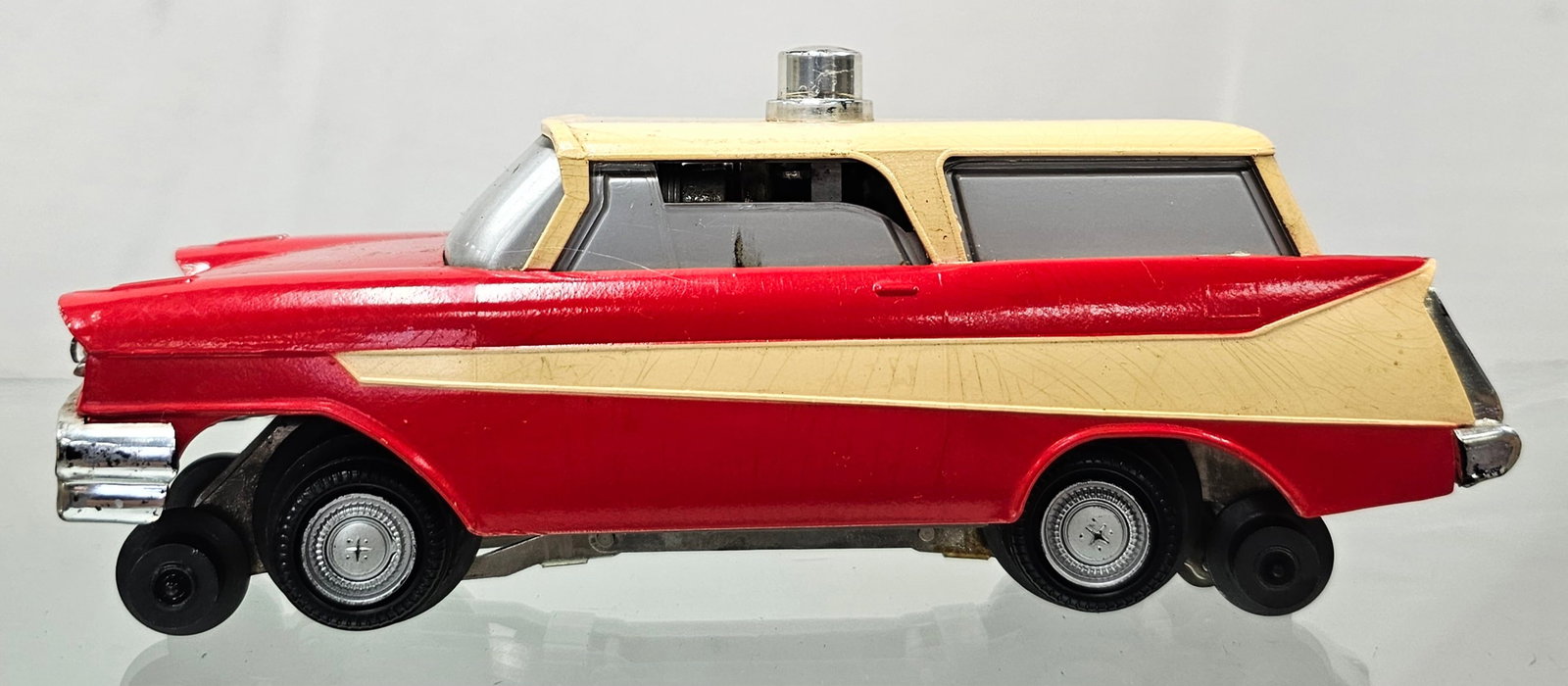 Lionel No.68 Post-War Track Inspection Car: Lionel No.68 Post-War Track Inspection Car, tested and in working condition. C-7