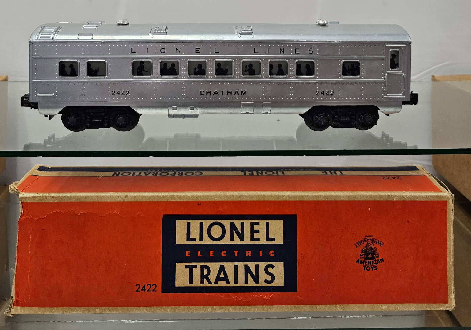 Lionel Post-War 2422 Chatham Passenger Car W/ Box: Lionel Post-War 2422 Chatham Passenger Car W/ Box in C-8 Condition. Box is B-3+
