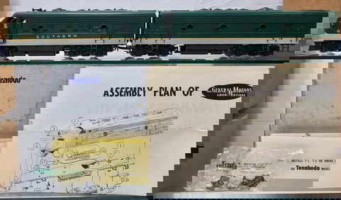 Tenshodo HO EMD F-9 Southern Diesel No.131/132