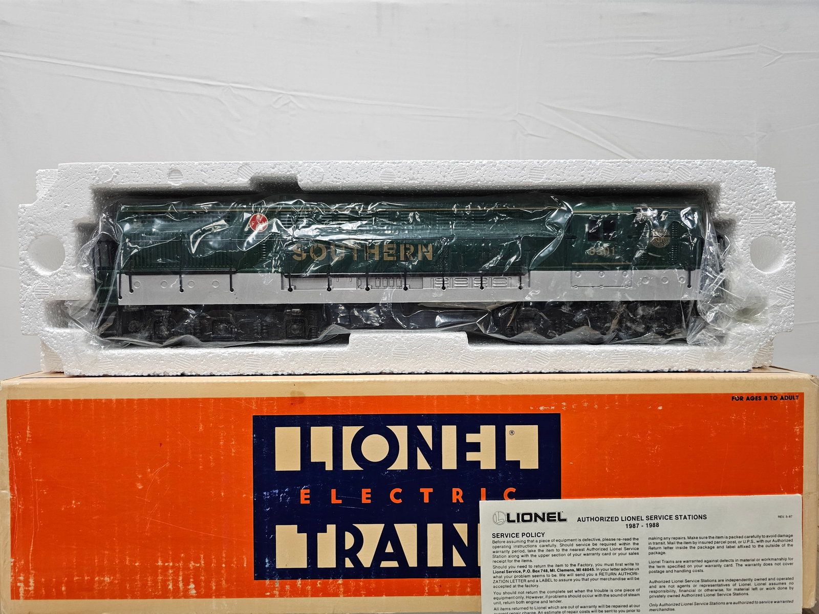 Lionel Southern Fairbanks Morse Diesel Engine (1 of 4)