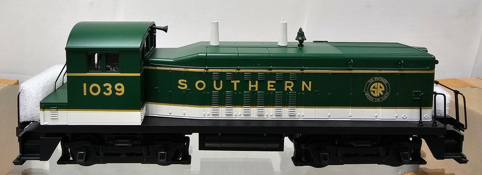 RailKing Southern NW 2 Switcher W/ Proto Sound (1 of 6)