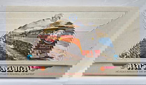 Bachmann HO Southern Pacific Daylight Engine & Tender W/Box