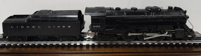 Lionel Post War 2056 Engine & 2046W Tender