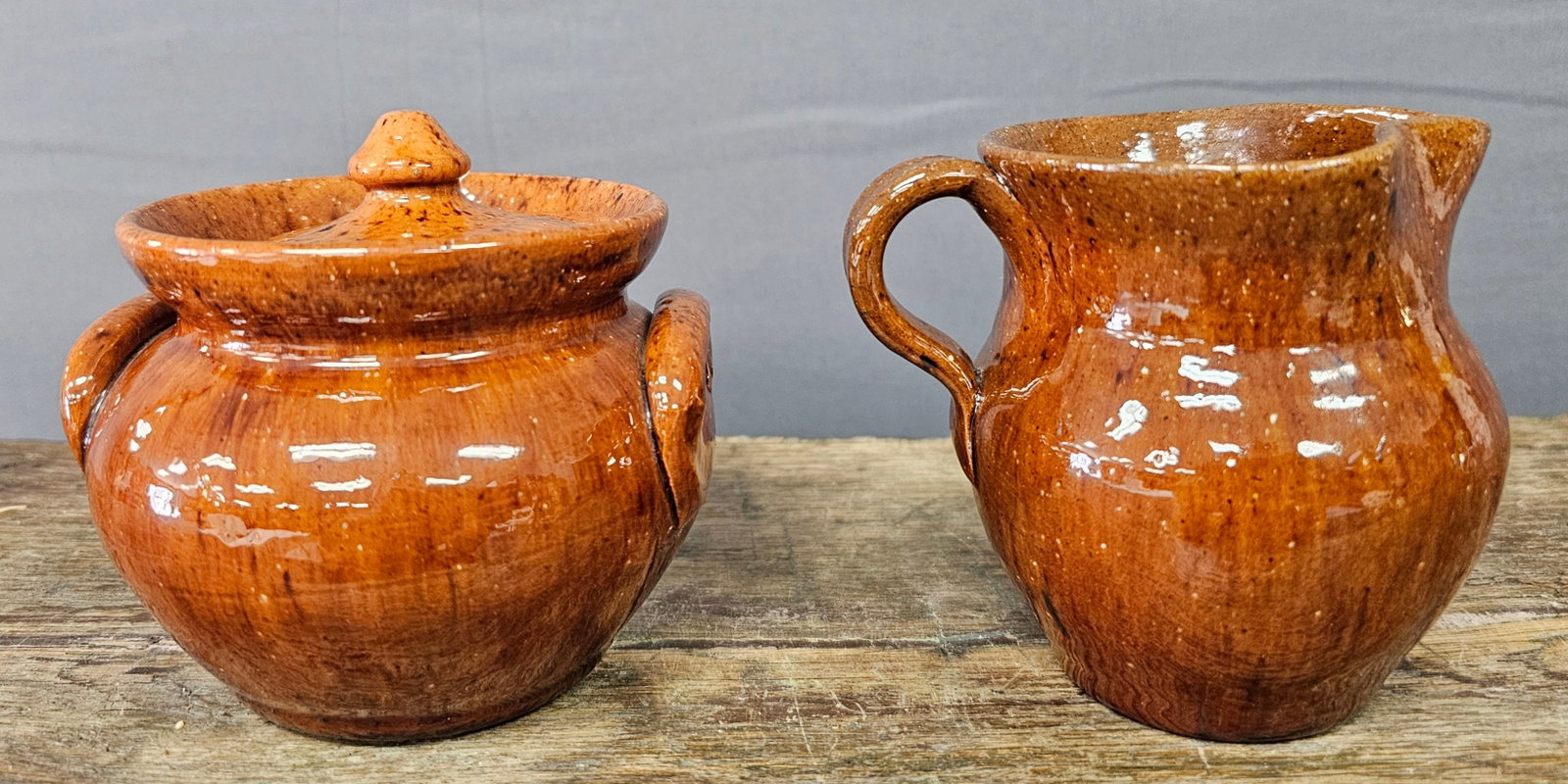 Jugtown (Master Potter Ben Owen) Creamer & Sugar: Jugtown (Master Potter Ben Owen) Creamer & Sugar in collector grade condition. No damage. Standing: 4" Tall