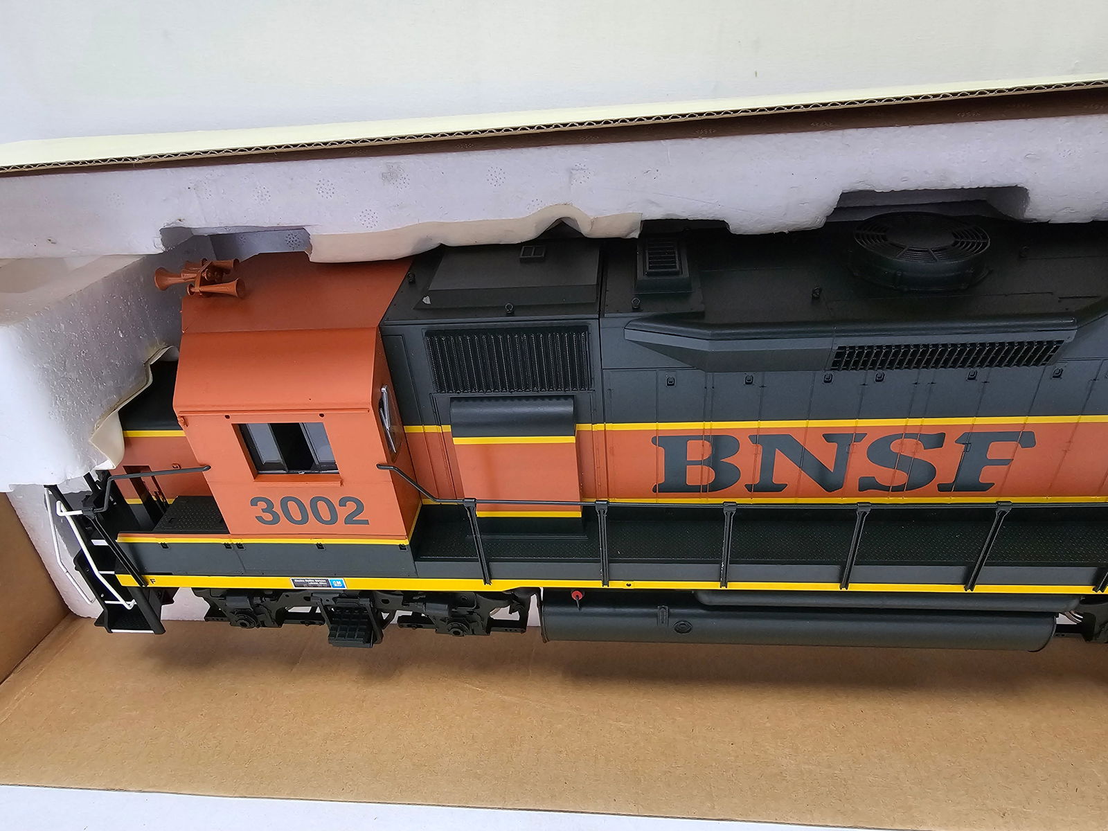Aristo Craft G Scale BNSF GP-40 Diesel Locomotive: Aristo Craft #23510, G Scale BNSF #3002 GP-40 Diesel Locomotive, C-8+ missing top of box.