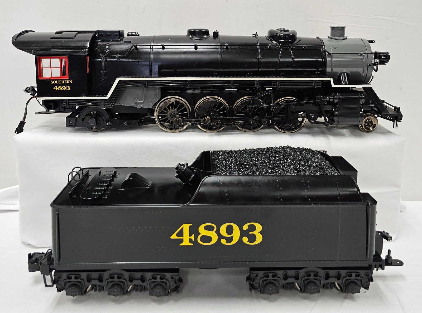 Aristo Craft Southern Mikado Steam Loco & Tender (1 of 7)