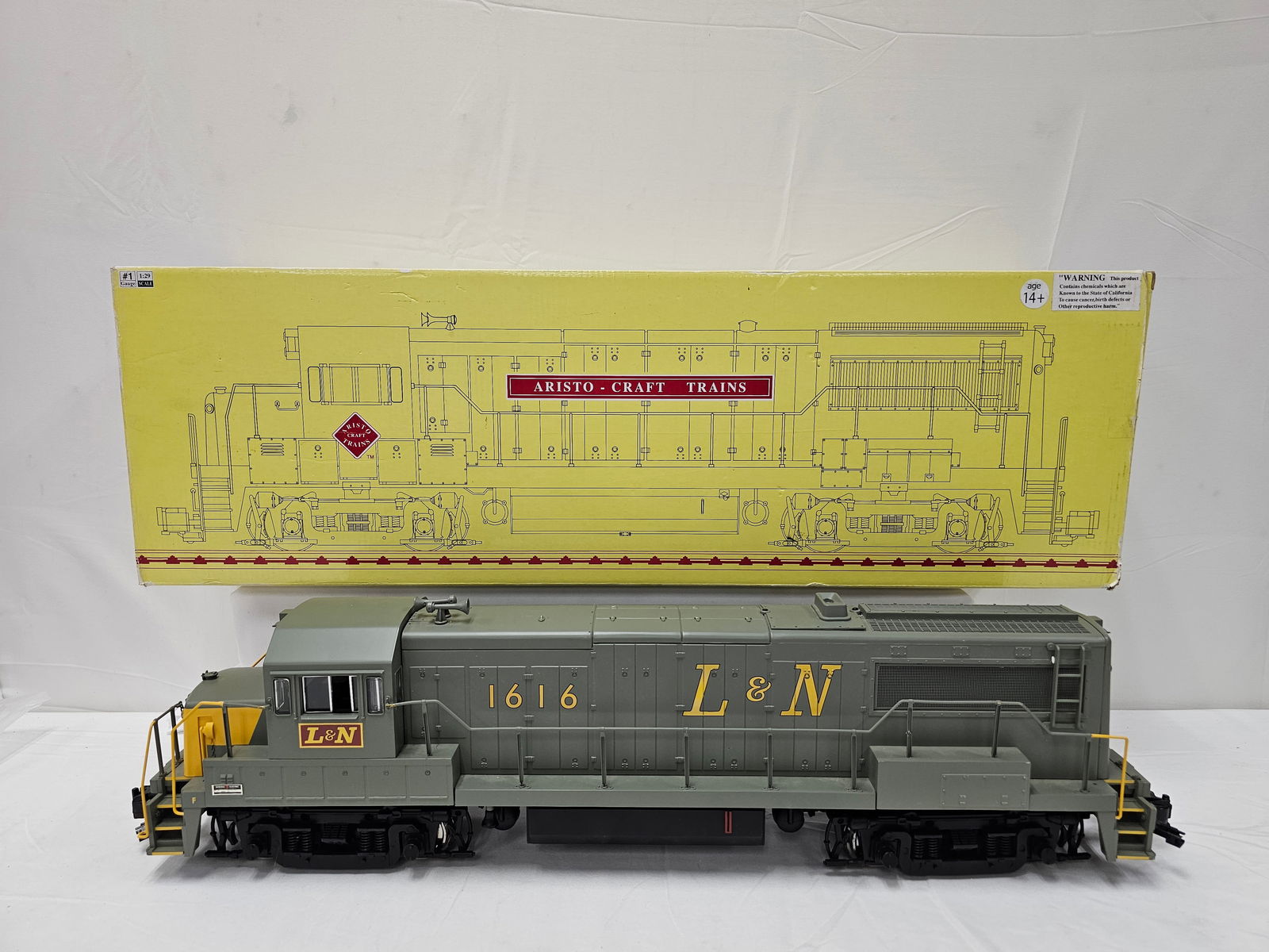 Aristo Craft L&N #1616 GE U25-B Diesel Loco: Aristo Craft #22192S, L&N #1616 GE U25-B Diesel Locomotive, C-9 in original box. Lights come on, the engine has been converted to a power pack, our thought is very likely to be old school revo.