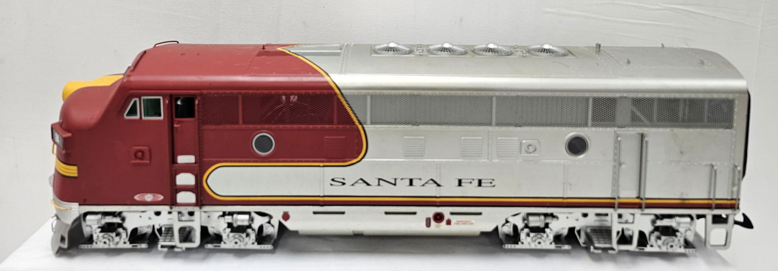 USA Trains Santa Fe F3 Diesel Locomotive (1 of 5)