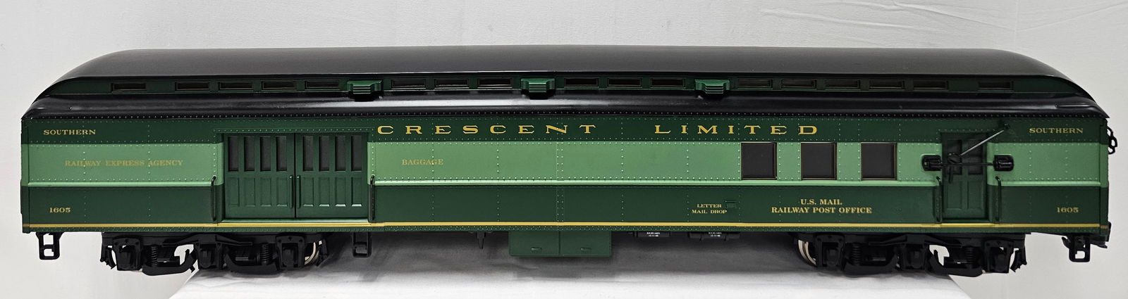Aristo-Craft Southern Crescent REA Baggage Car: Aristo-Craft ART-31605 G-Scale Southern Crescent (REA) Railway Express Agency Baggage Car, C-7.5+, no box.