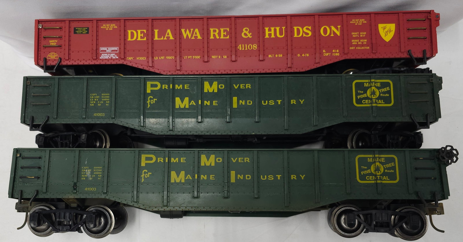 Aristo-Craft G-Scale Gondola Lot of 3: Aristo-Craft G-Scale Gondola Lot of 3, C-7+. 1. (x2) Maine Central Gondola. 2. Delaware & Hudson Gondola.