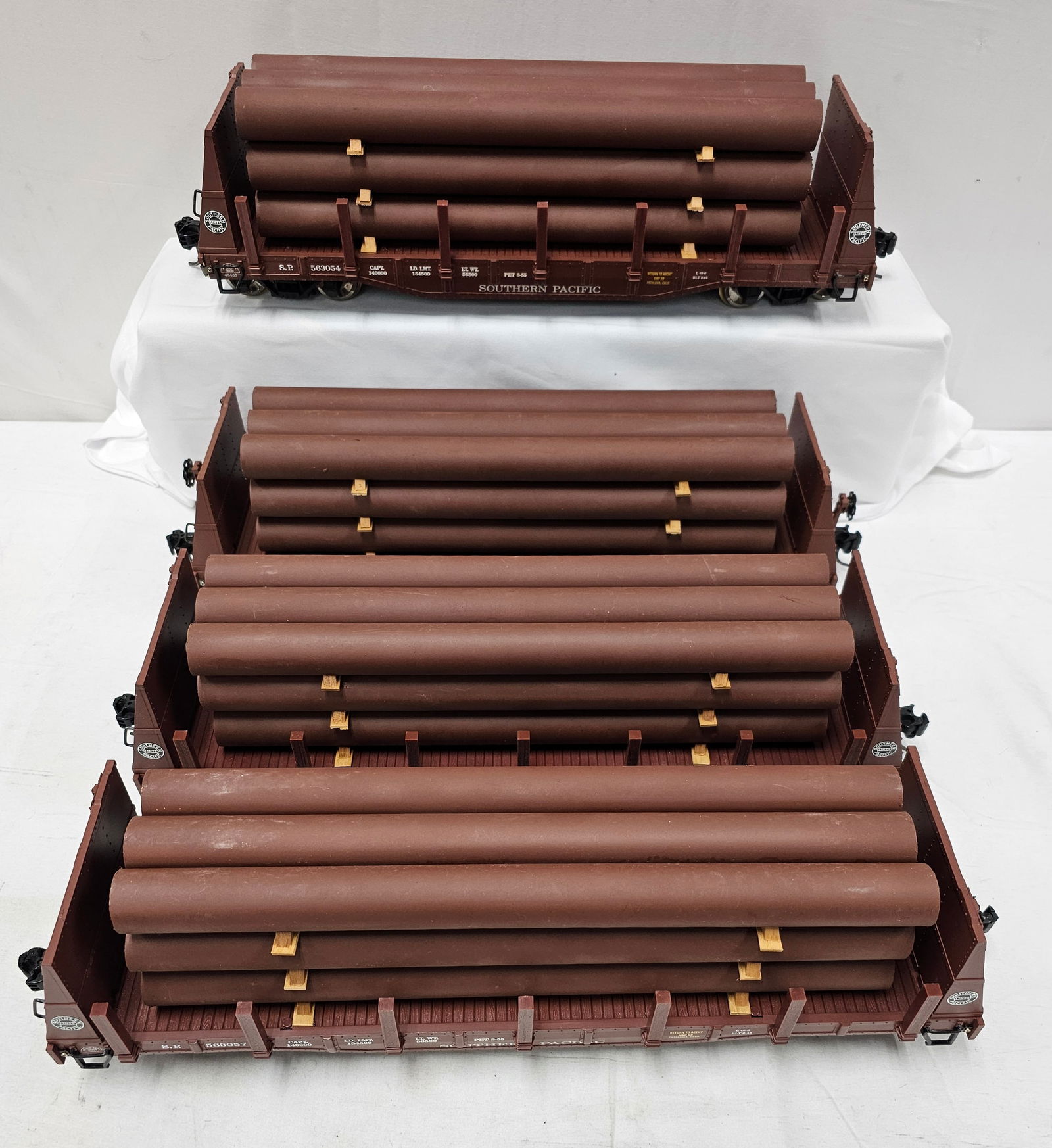 Aristo-Craft G-Scale SP Lumber Car Lot of 4: Aristo-Craft 56307 G-Scale Southern Pacific Lumber Car With Load Lot of 4, C-7 to 8.