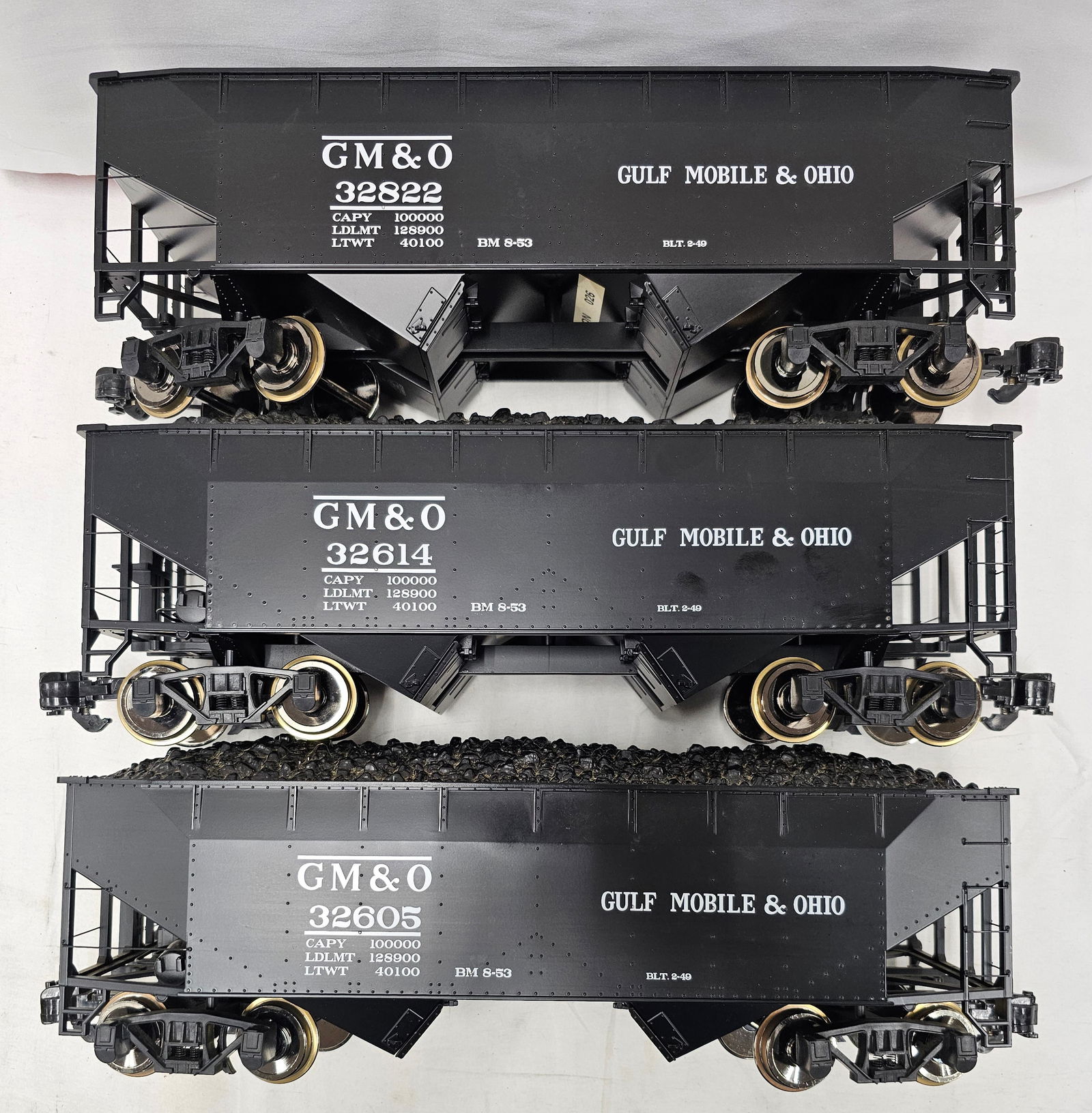 Aristo-Craft GM & O 2-Bay Coal Hopper Lot of 3: Aristocraft 41880CB Circa 2008 G-Scale, Gulf Mobile & Ohio 2-Bay Coal Hopper Lot of 3. Car #'s are 32605, 32614 and 32822. All 3 are C-8+ and all come with load.